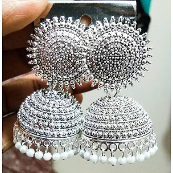 চাঁদির ঝুমকা