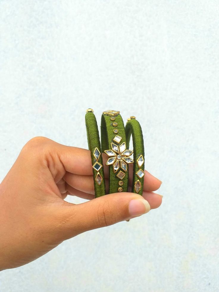 অপরিচিতা